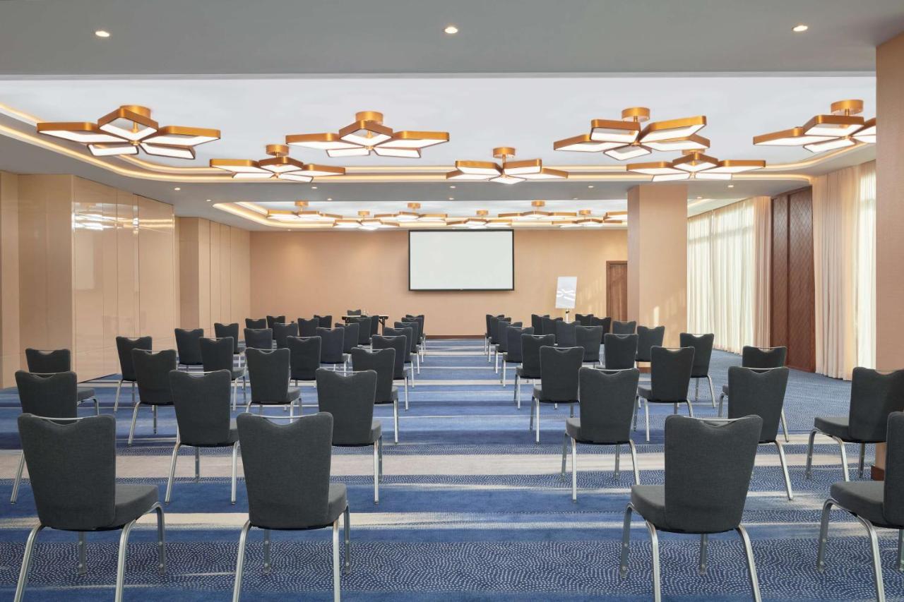 Radisson Blu Hotel Riyadh Convention And Exhibition Center Exterior foto Meeting room