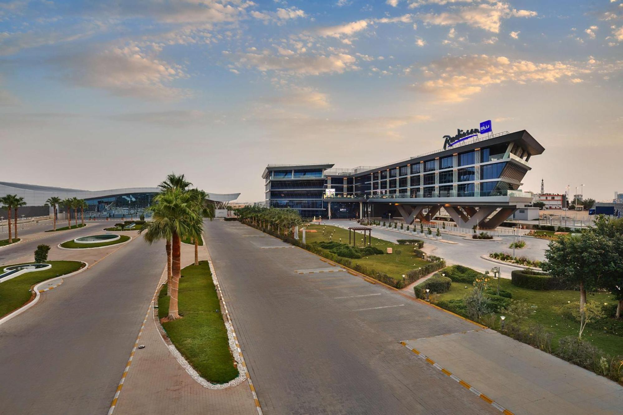 Radisson Blu Hotel Riyadh Convention And Exhibition Center Exterior foto The terminal