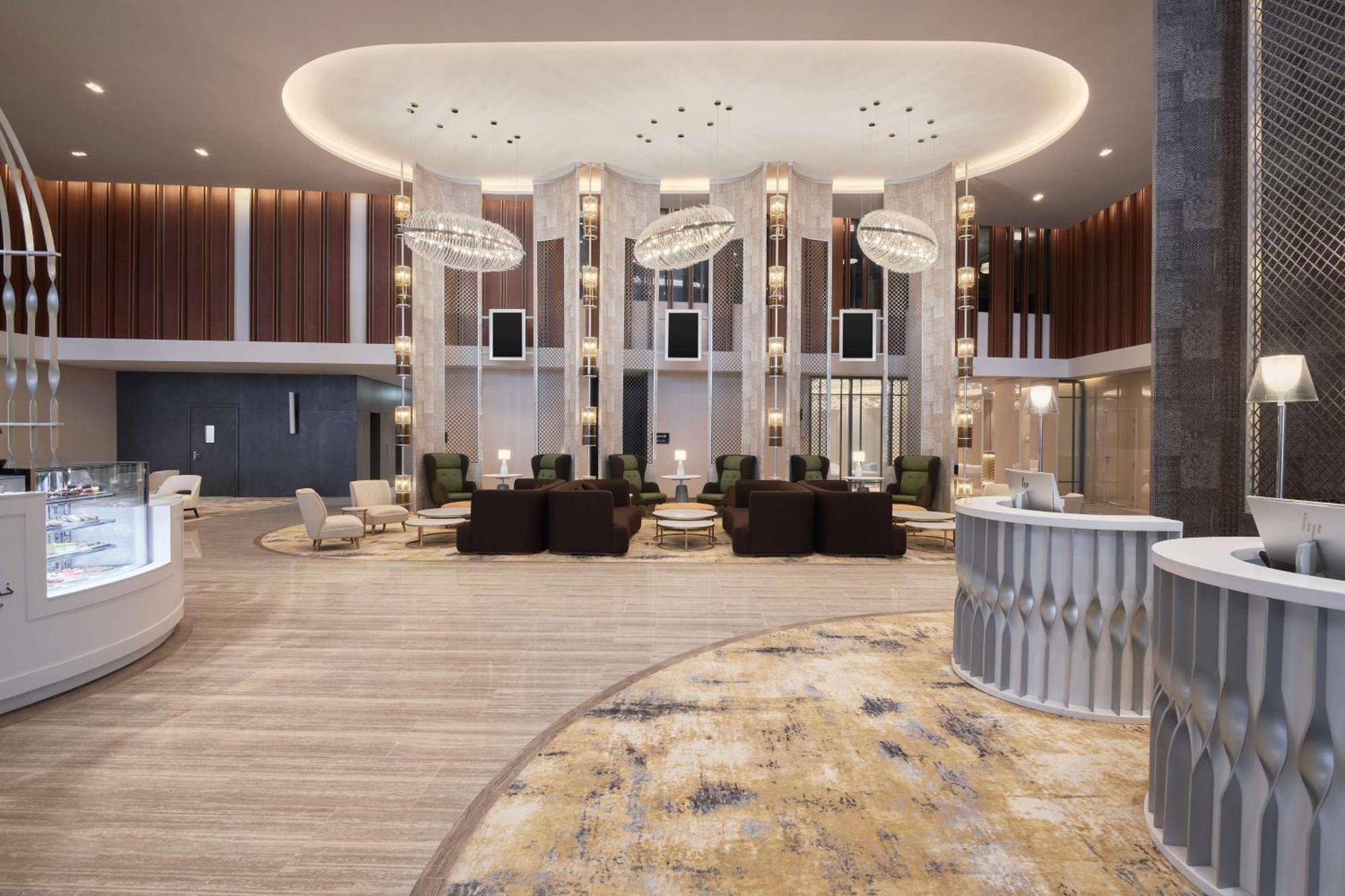 Radisson Blu Hotel Riyadh Convention And Exhibition Center Exterior foto The lobby of the hotel